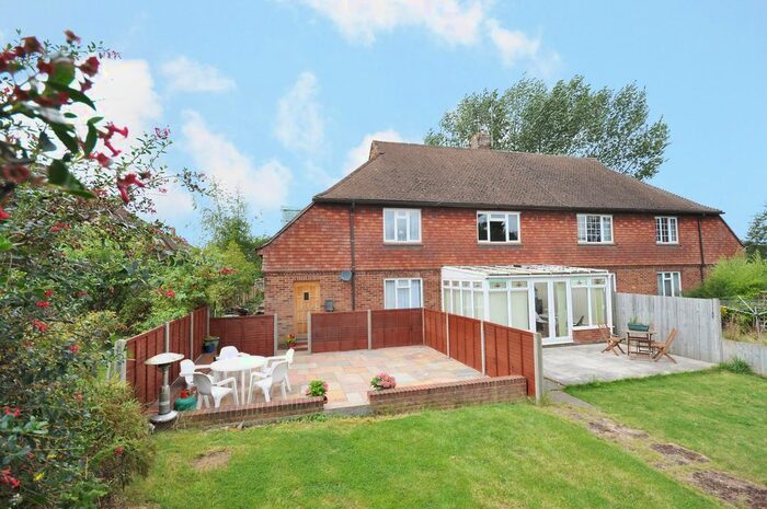 2 Bedroom Maisonette To Rent In Saunders Road, Tunbridge Wells, TN4