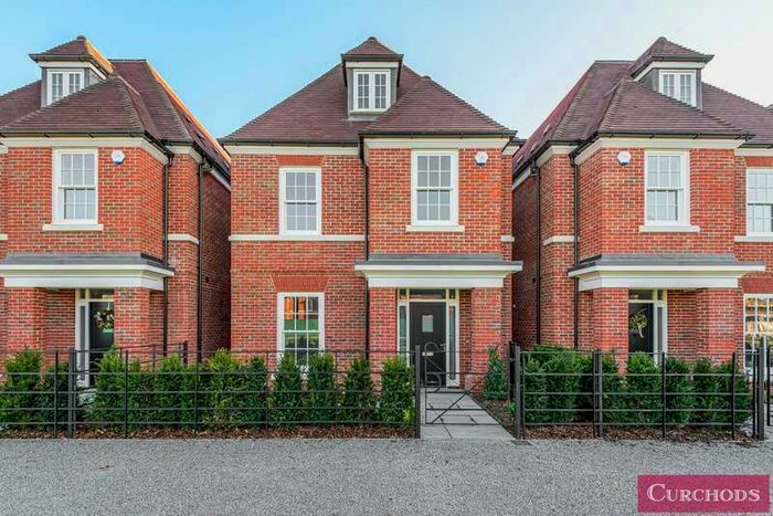 4 Bedroom Detached House To Rent In Broadoaks Park Road, West Byfleet, KT14