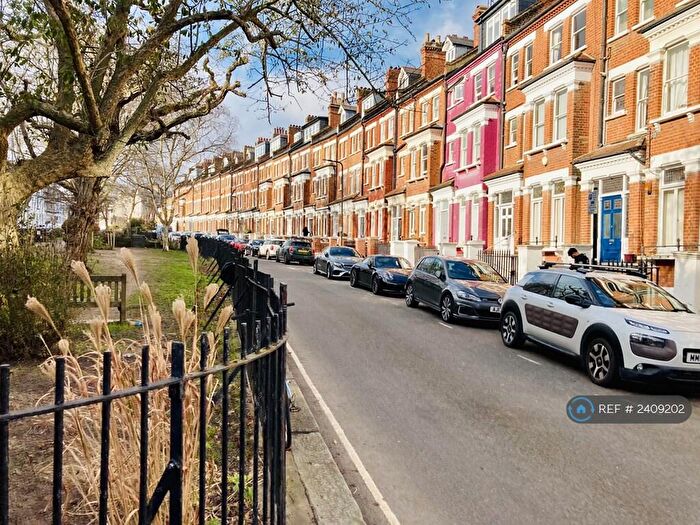 2 Bedroom Flat To Rent In Belsize Park, London, NW3