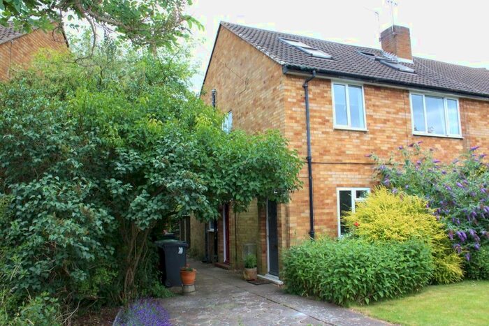 2 Bedroom Flat To Rent In Acacia Road, Leamington Spa CV32