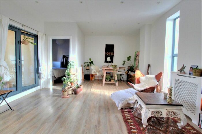 1 Bedroom Flat To Rent In Reading Road South, Church Crookham, Fleet, GU52