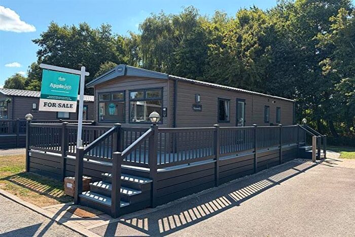 3 Bedroom Park Home For Sale In Appletree Country Park – Lincolnshire, PE20