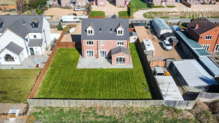 5 Bedroom Detached House For Sale In Mill Road, Murrow, Wisbech, PE13
