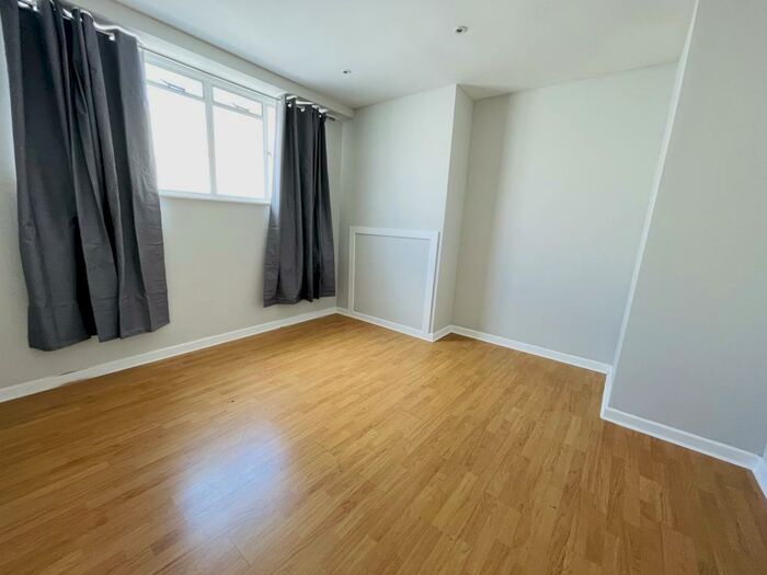 2 Bedroom Flat To Rent In Kempton Road, East Ham, E6