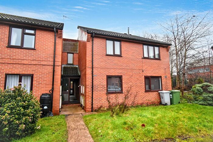 2 Bedroom Flat For Sale In Mumby Close, Newark, NG24