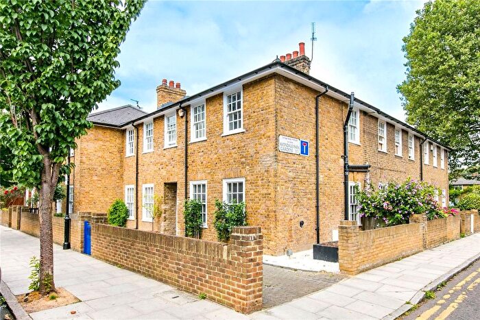 3 Bedroom Property To Rent In Mary Place, Holland Park, W11