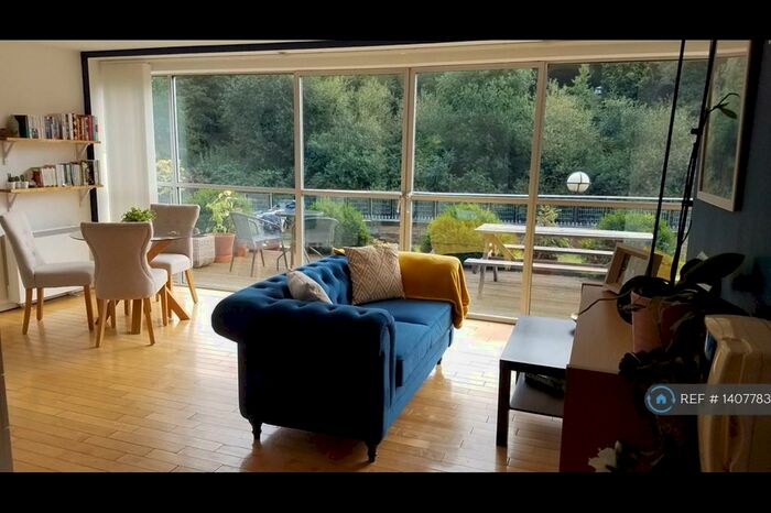 2 Bedroom Flat To Rent In South Hall Street, Salford, M5