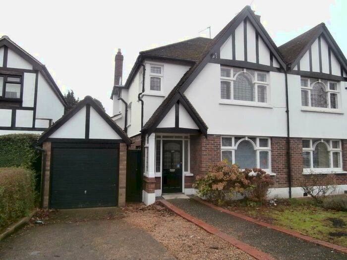 3 Bedroom Semi-Detached House To Rent In East End Road, East Finchley, N2