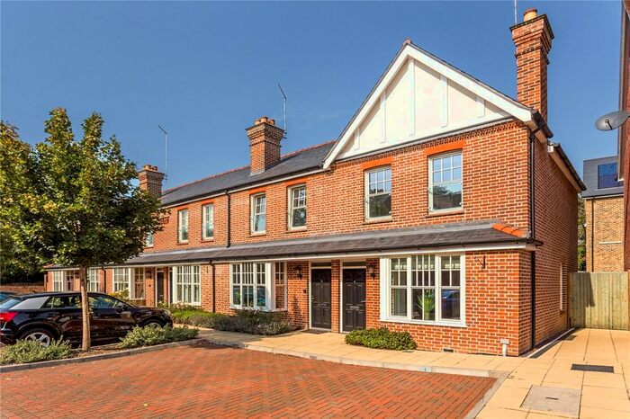 3 Bedroom End Of Terrace House To Rent In Portland Crescent, Marlow, Buckinghamshire, SL7