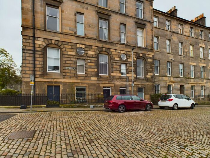 2 Bedroom Flat To Rent In Cornwallis Place, Bellevue, Edinburgh, EH3