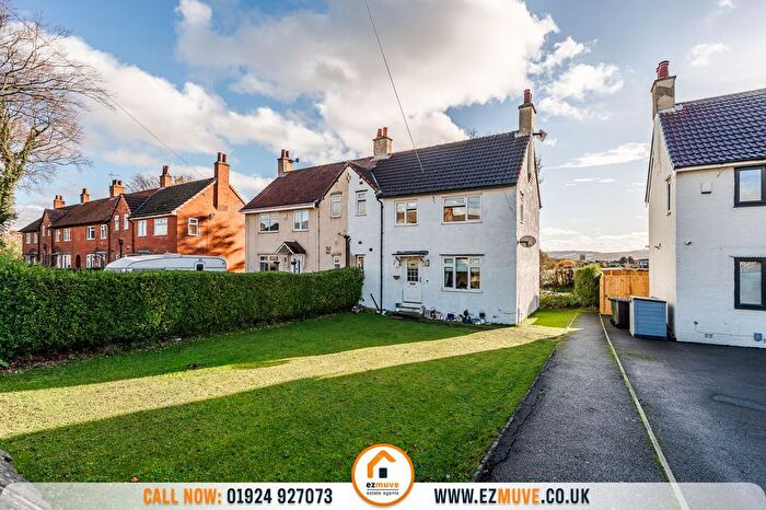 3 Bedroom Semi Detached House For Sale In Old Bank Road, Mirfield, WF14