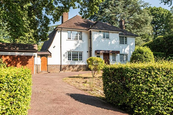 4 Bedroom Detached House To Rent In Bears Den, Kingswood, Surrey, KT20