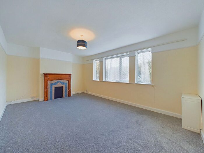 2 Bedroom Maisonette To Rent In Findon Road, Worthing, BN14