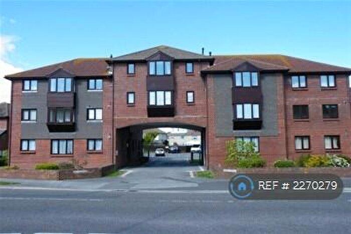 1 Bedroom Flat To Rent In Chickerell Road, Weymouth, DT4