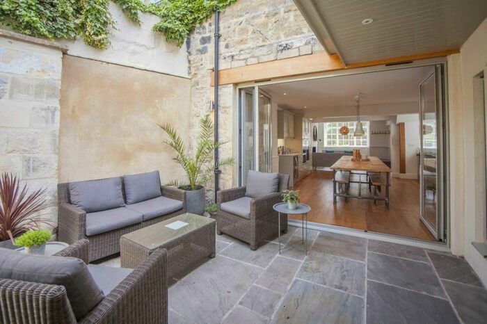 6 Bedroom House To Rent In Belvedere, BA1