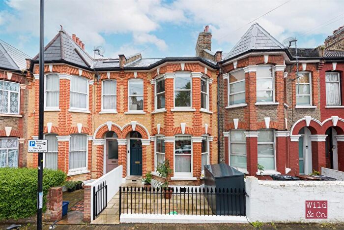 3 Bedroom House To Rent In Elmcroft Street, Hackney, E5