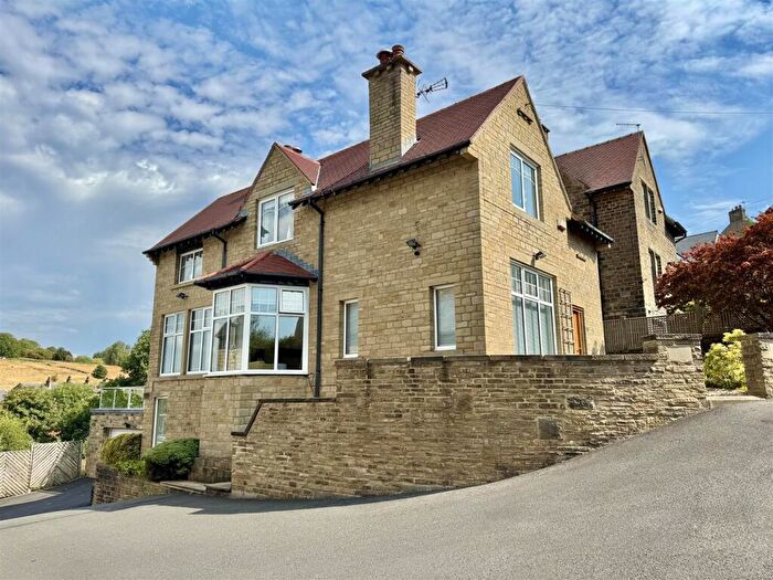 4 Bedroom Detached House To Rent In Ladyhouse Lane, Berry Brow, HD4