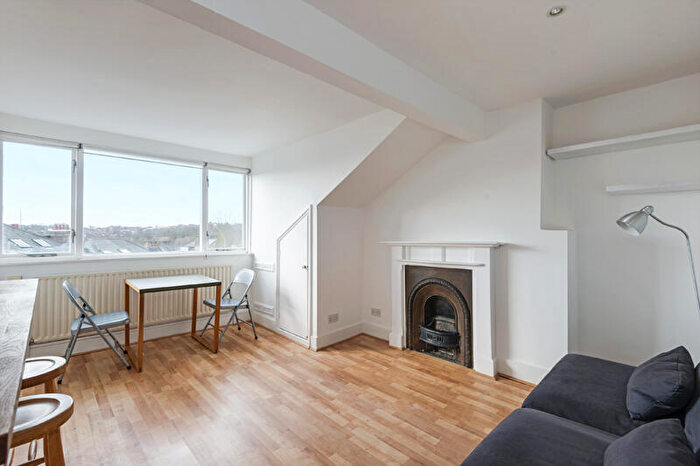 1 Bedroom Flat To Rent In South Hill Park, London, NW3