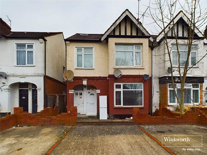 2 Bedroom Flat To Rent In Whitchurch Lane, Edgware, HA8