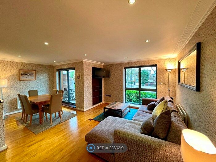 2 Bedroom Flat To Rent In Goldhawk Road, London, W6