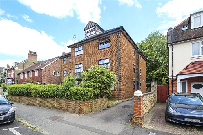 2 Bedroom Flat To Rent In Lewin Road, London, SW16