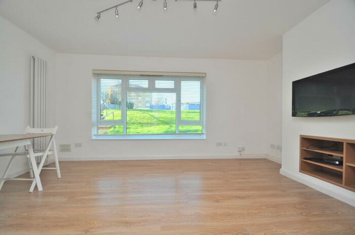 2 Bedroom Flat To Rent In Coppetts Road, Muswell Hill, N10