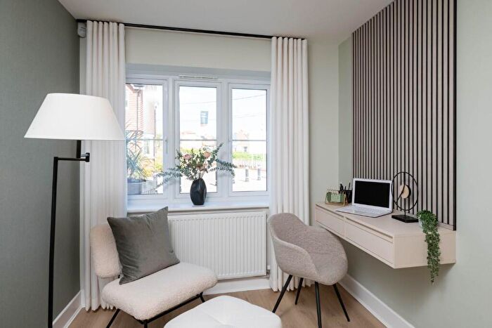 3 Bedroom Mews For Sale In Scocles Road, Minster On Sea, Kent, ME12