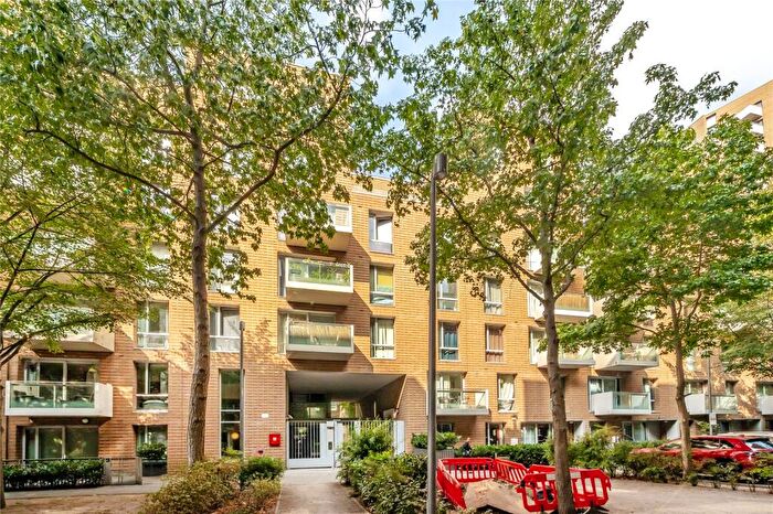 1 Bedroom Flat To Rent In Nelson Walk, Bow, London, E3