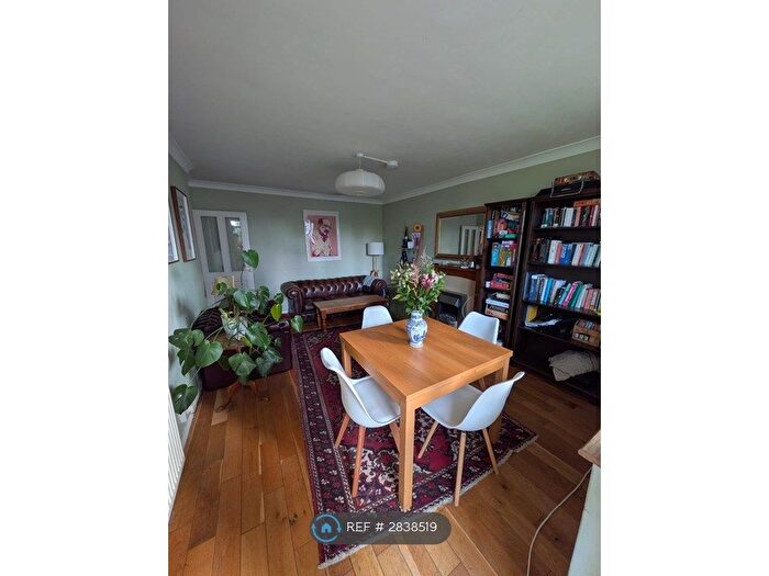 4 Bedroom Flat To Rent In Myddleton Street, London, EC1R