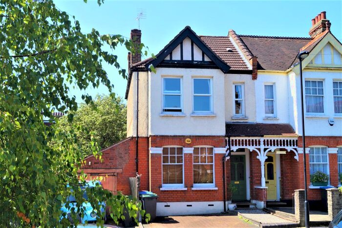 4 Bedroom Semi-Detached House To Rent In Eaton Park Road, Palmers Green, N13