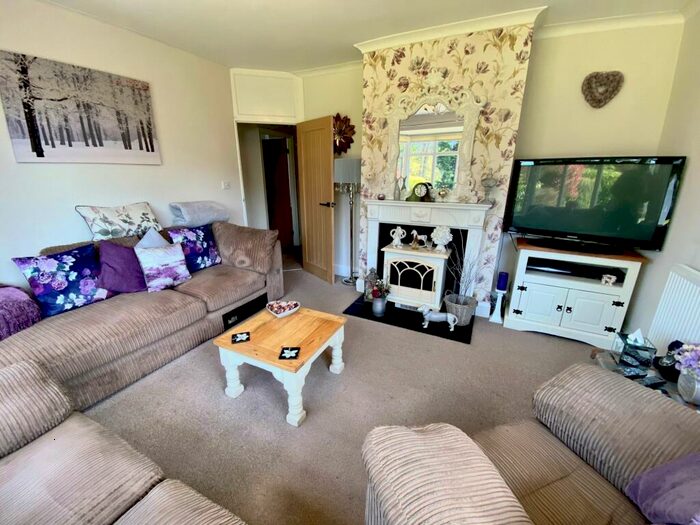 2 Bedroom Semi-Detached Bungalow For Sale In Quarry Lane, Nuneaton, CV11
