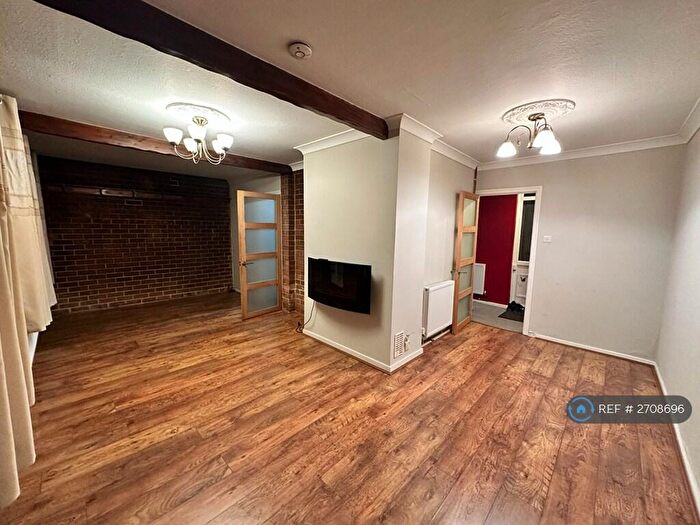 3 Bedroom Terraced House To Rent In Raynville Close, Leeds, LS13