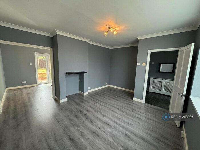 3 Bedroom Semi-Detached House To Rent In Chippenham Road, Romford, RM3