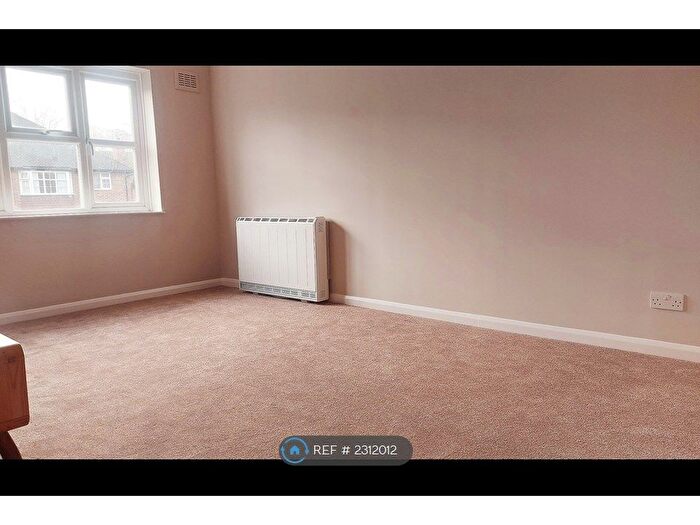 1 Bedroom Flat To Rent In Melford Court, Sutton, SM2