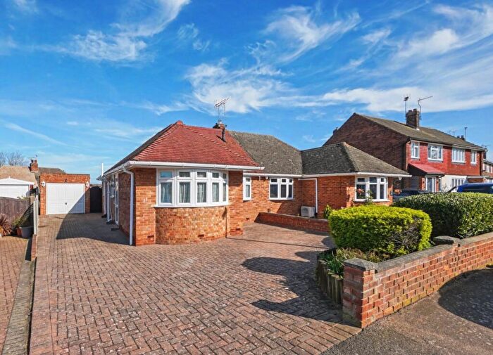 2 Bedroom Semi-Detached Bungalow For Sale In Wooldeys Road, Rainham, ME8
