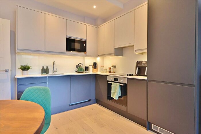 1 Bedroom Apartment For Sale In Albert Drive, Sheerwater, Woking, Surrey, GU21
