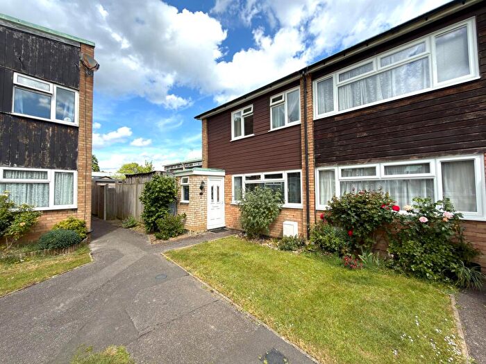 3 Bedroom Terraced House For Sale In Bishops Square, Cranleigh, GU6