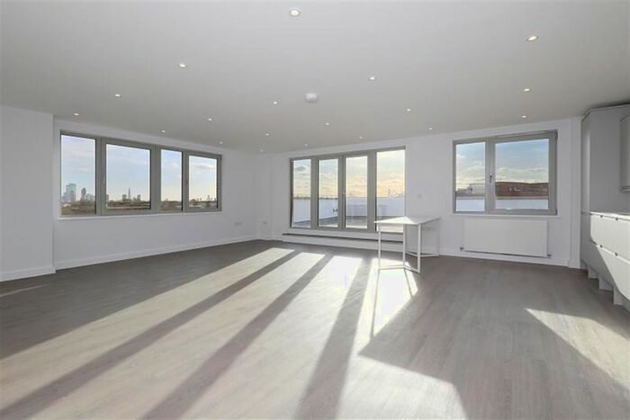 3 Bedroom Flat To Rent In Vizi, - Energy Rating B, N7