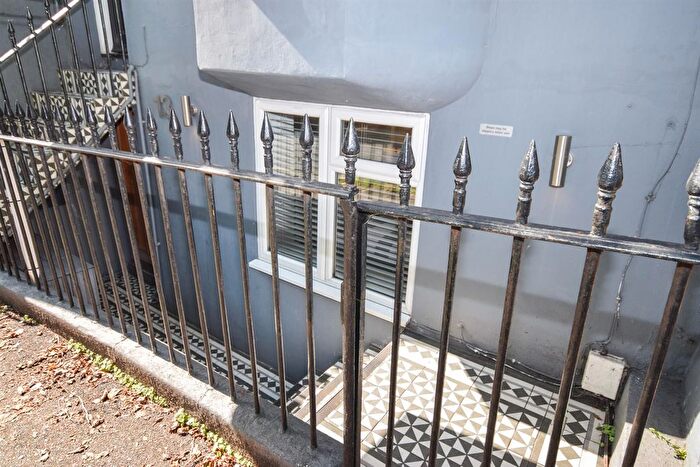 1 Bedroom Flat For Sale In Egremont Place, Brighton, East Sussex, BN2