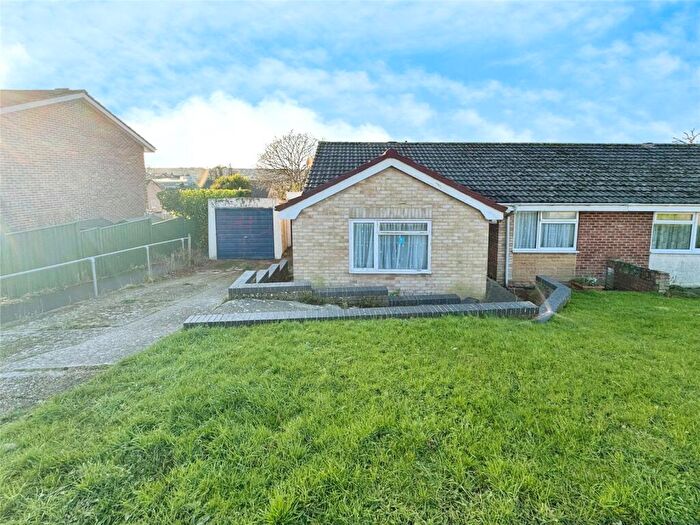 2 Bedroom Bungalow To Rent In Sylvan Avenue, East Cowes, Isle Of Wight, PO32