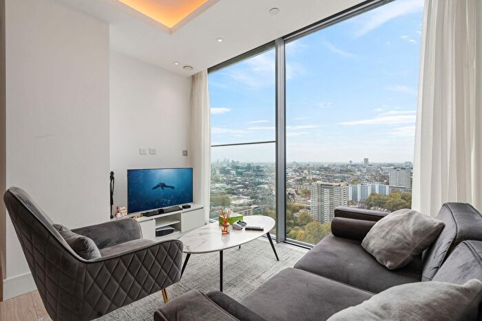 2 Bedroom Flat To Rent In Carrara Tower, Bollinder Place, London, EC1V