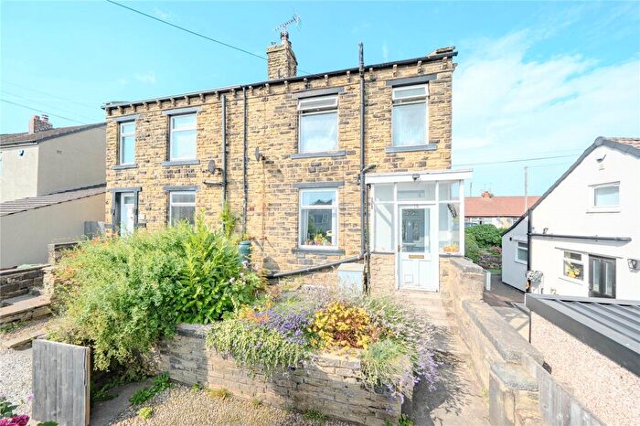 1 Bedroom Terraced House For Sale In Oak Street, Pudsey, West Yorkshire, LS28
