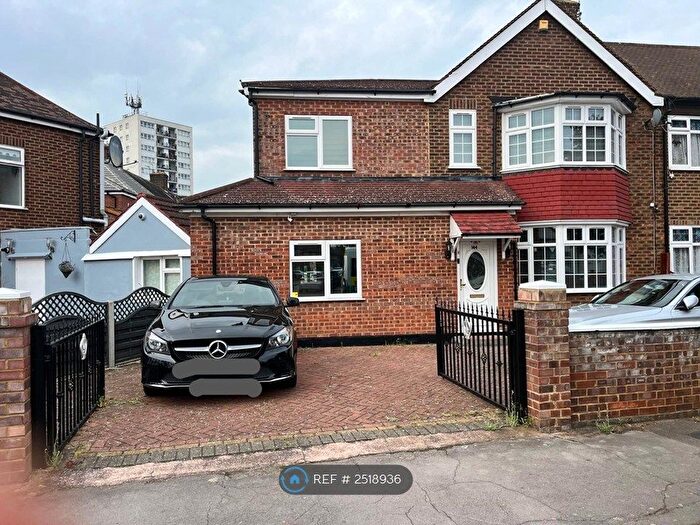 Studio To Rent In The Ride, Enfield, EN3