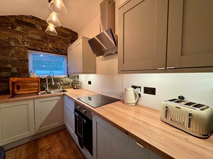 2 Bedroom End Of Terrace House For Sale In Lowerhouse Lane, Burnley, BB12