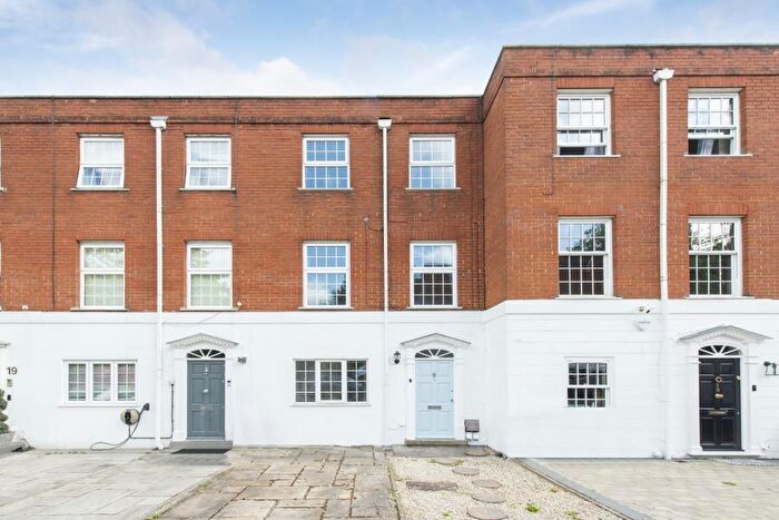 4 Bedroom Terraced House To Rent In Sussex Gardens, Highgate, N6