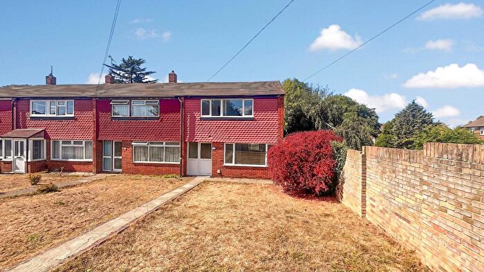 3 Bedroom End Of Terrace House For Sale In Rutland Close, Bexley, Kent, DA5