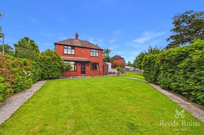 3 Bedroom Detached House For Sale In King George Road, Hyde, Greater Manchester, SK14