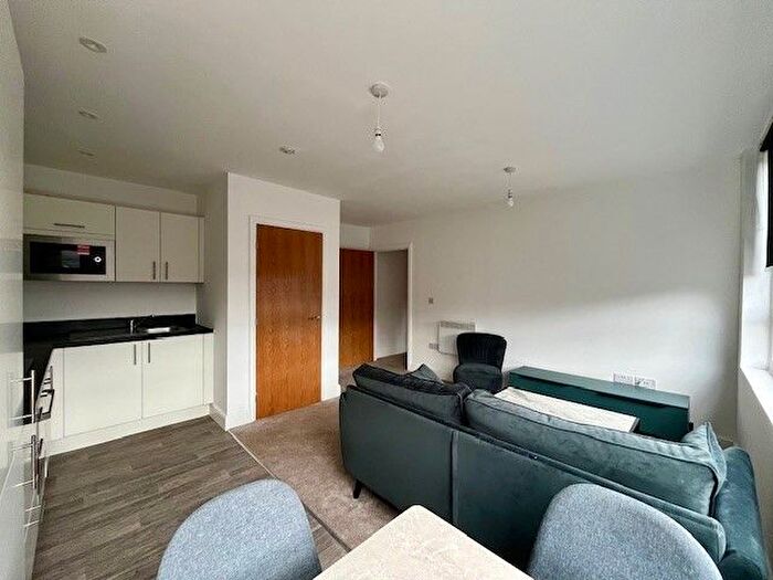 2 Bedroom Flat To Rent In Fowler Road, Aylesbury, HP19