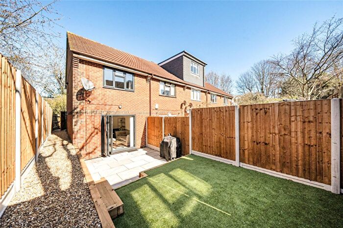 2 Bedroom End Terrace House For Sale In Kirkdale, Sydenham, London, SE26