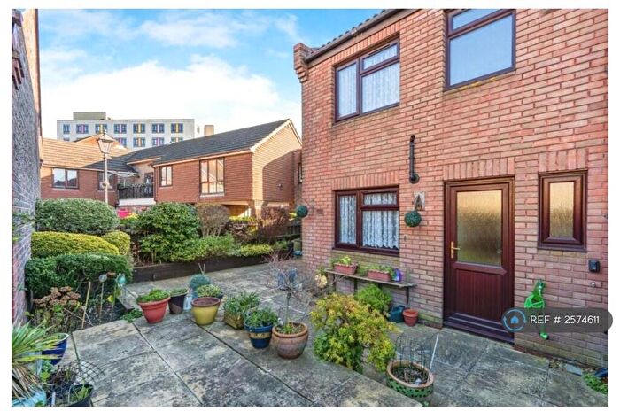 4 Bedroom End Of Terrace House To Rent In Sea Mill Gardens, Portsmouth, PO1